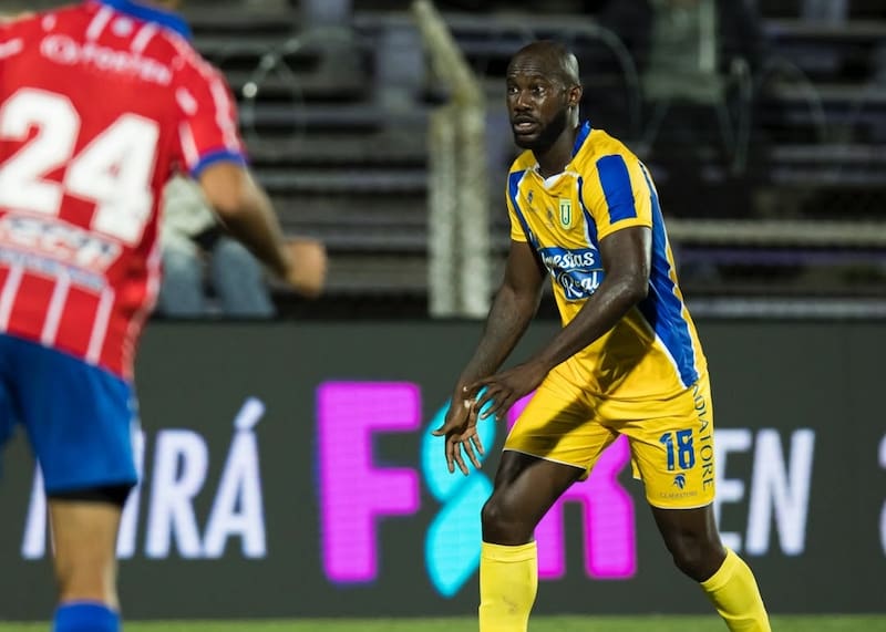 El Campanil debutó en la Serie Río de La Plata contra Central Español de Uruguay. Foto: @futboludec.