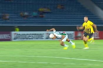 Un grosero error de Sergio Felipe en la salida significó el empate de Guaraní