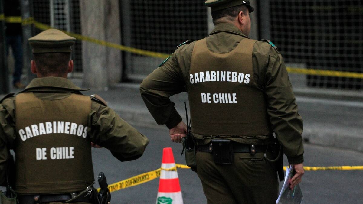 Masivo alunizaje: Al menos veinte ladrones robaron especies en bodega de una multitienda en Renca