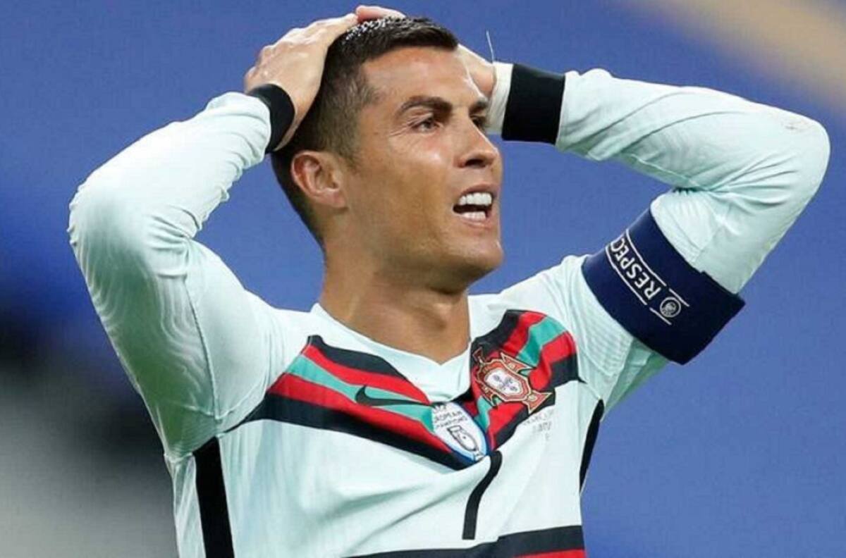 Según ministro de deportes italiano, Cristiano Ronaldo pudo violar protocolo sanitario al viajar a Turín