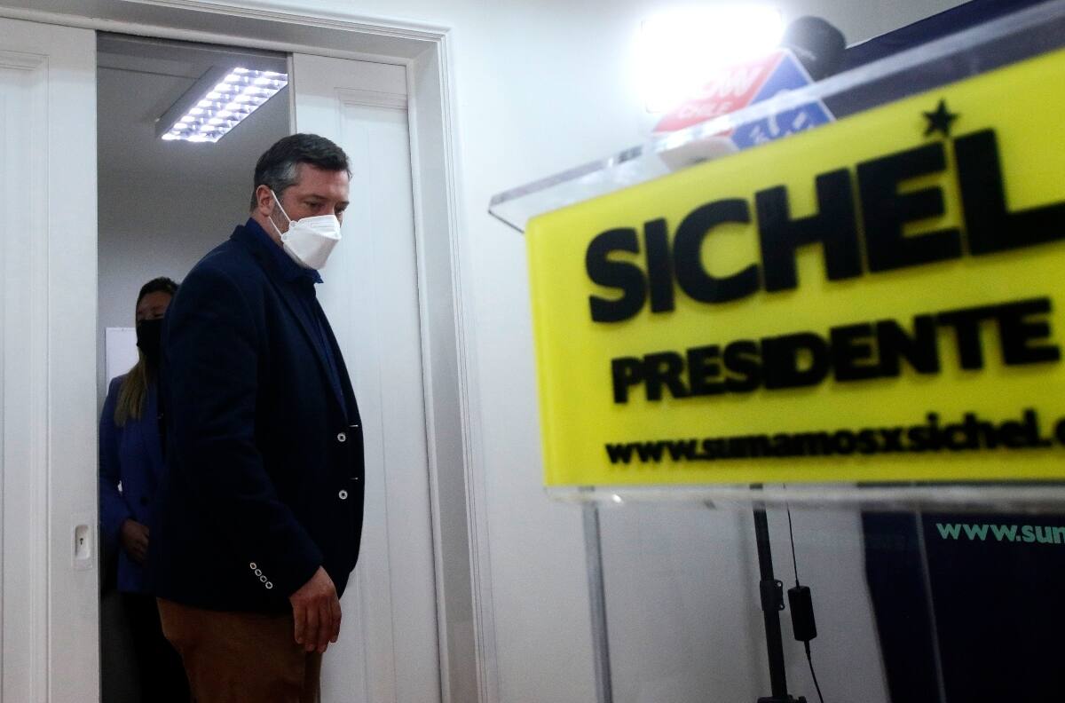 Piden multa de $300 mil para Sebastián Sichel por infringir toque de queda en abril