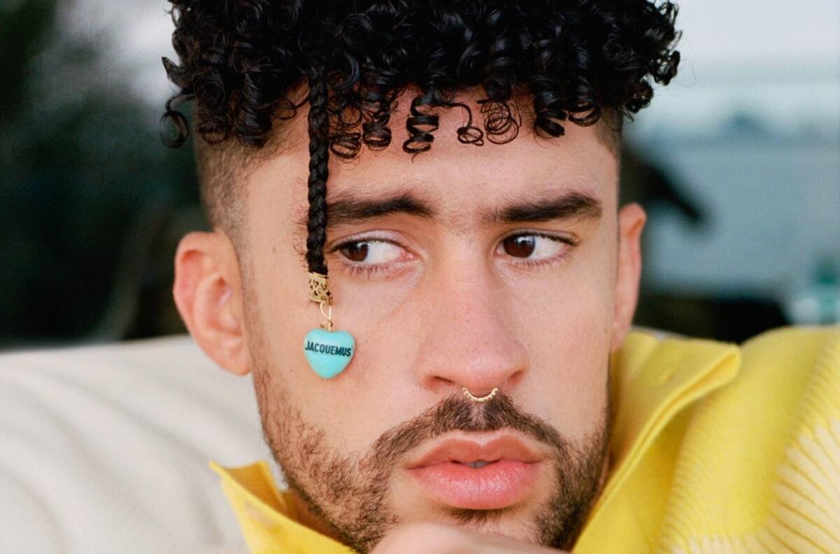 Bad Bunny posa con vestido y tacones como rostro de la nueva colleción de la marca de Jacquemus