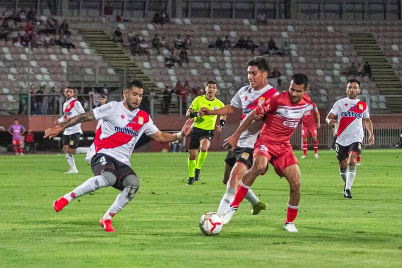 Curicó Unido y Unión San Felipe luchan por no caer a Segunda División. Foto: Campeonato Chileno.