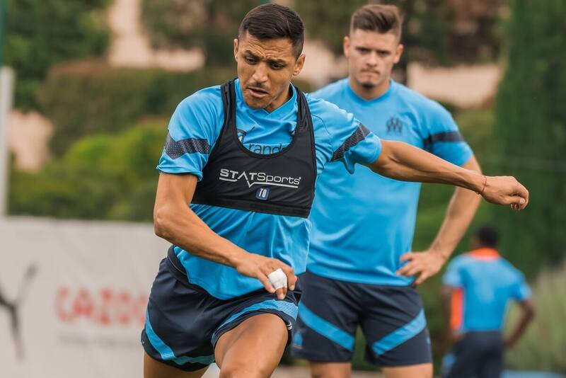 El delantero chileno aún no define su futuro.