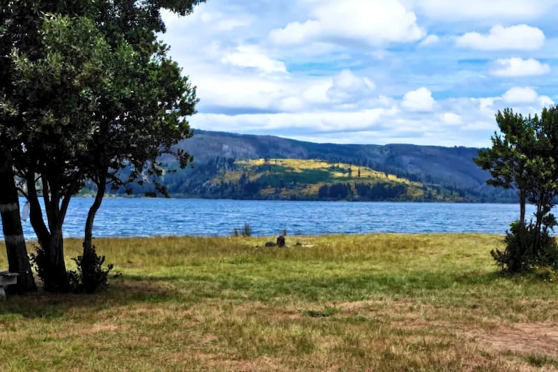 Un lugar de relajación en la Región del Biobío. Créditos: @camping_esteban_yevilao vía Instagram.