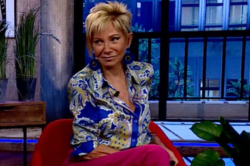 Raquel Argandoña se entusiasmó con invitación de Jordi Castell. Créditos: TV+.