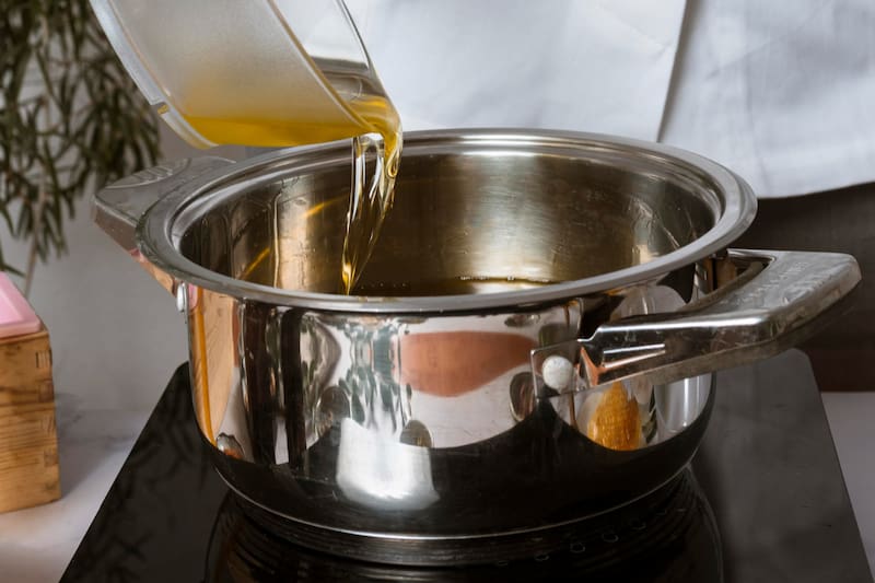 Mantén tus ollas limpias y sin sarro con este consejo de limpieza.