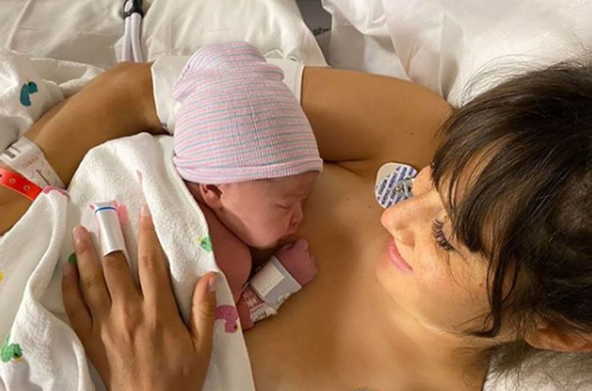 HaAsh da la bienvenida a hija de Hanna