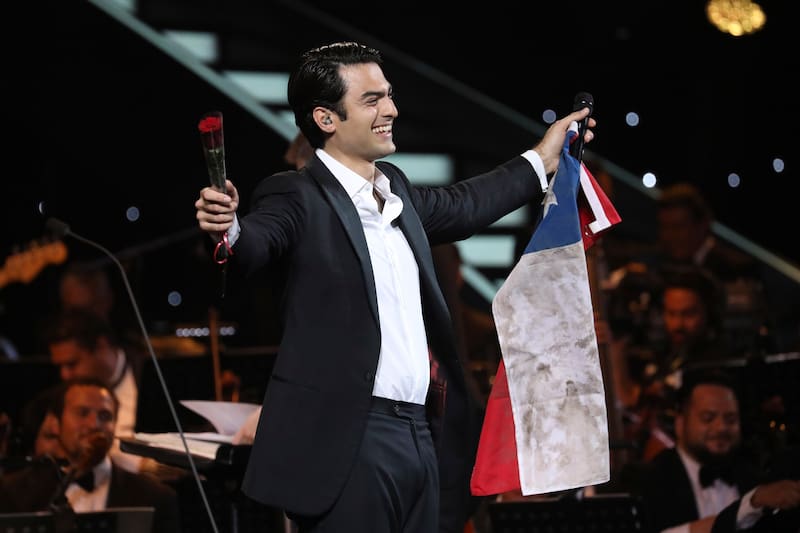 Vina del Mar, 26 de febrero de 2024.
Andrea Bocelli se presenta durante la segunda noche del Festival de Vina 2024. En la fotografía Matteo Bocelli.
Aton Chile