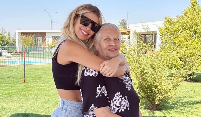 compartió video desde el velorio de su abuelita.