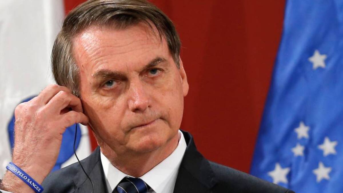 Bolsonaro trata de bajar perfil al Covid y llama a Brasil a "dejar de ser un país de maricas"