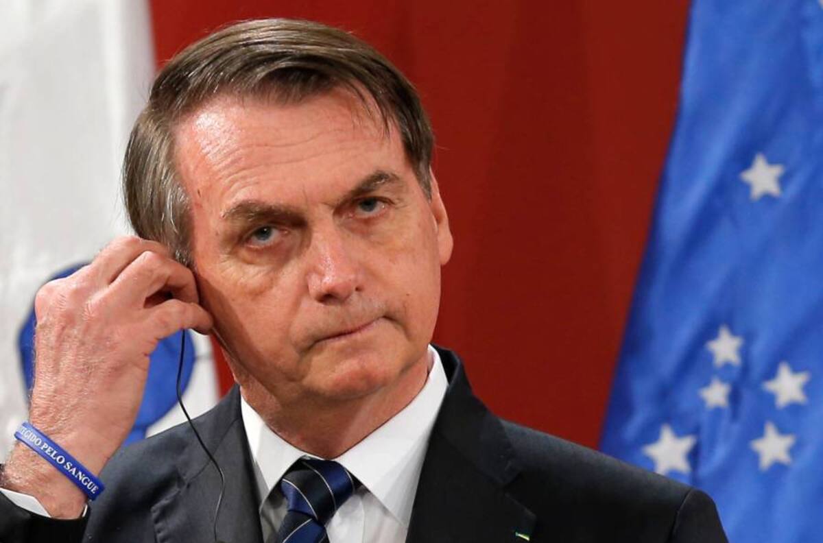 Bolsonaro trata de bajar perfil al Covid y llama a Brasil a "dejar de ser un país de maricas"