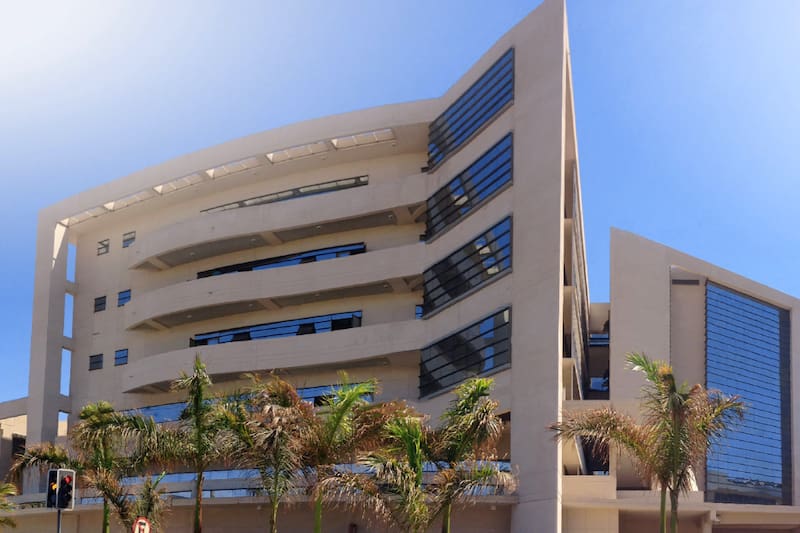 por discriminación contra niño con TEA.