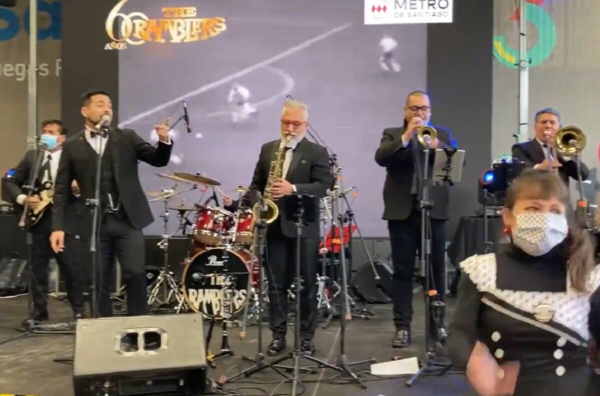 VIDEO| ¡The Ramblers en el Metro de Santiago! Todo pasando en la Línea 6 con la clásica agrupación chilena