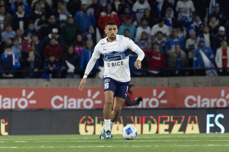El defensor será baja en la UC. Foto: Felipe Escobedo.