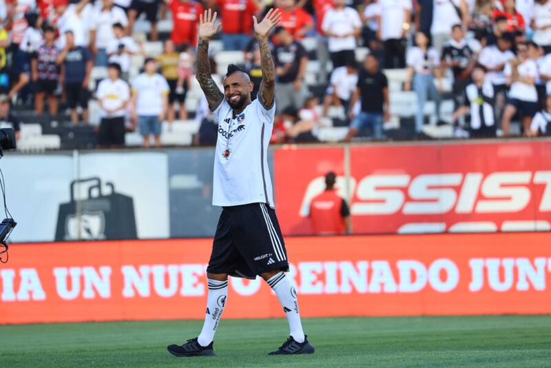Arturo Vidal jugará su primera competencia oficial con Colo Colo (Foto: Photosport)