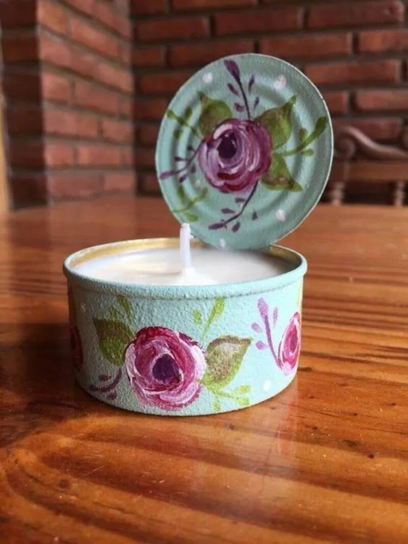 Los portavelas de latas de atún son hermosos, creativos, tienen un toque único y son seguros ya que las latas no son combustibles. | Fotos: Bricolage facilísimo