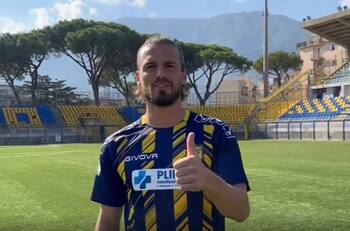 VIDEO | Ya igualó su cuota con Colo Colo: Christian Santos anotó su primer gol en el fútbol italiano