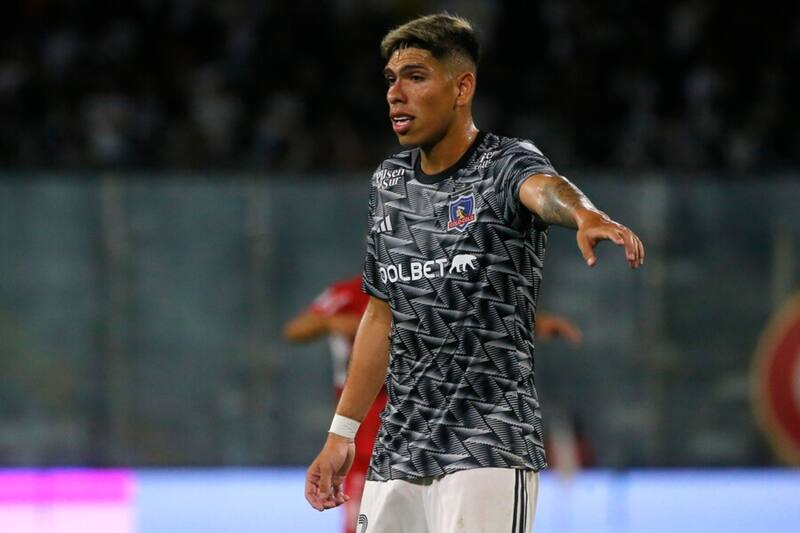 Tribunal de la ANFP ratificó sanción de Carlos Palacios tras ser expulsado en el duelo de Colo Colo vs Ñublense. Foto: Aton.