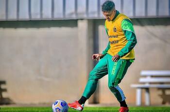 Casi listo: Nicolás Castillo dio una potente señal sobre su futuro futbolístico