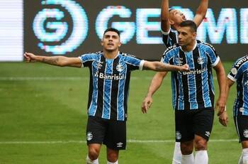 Ganó camiseta: César Pinares será titular en partido de Gremio por Copa Libertadores
