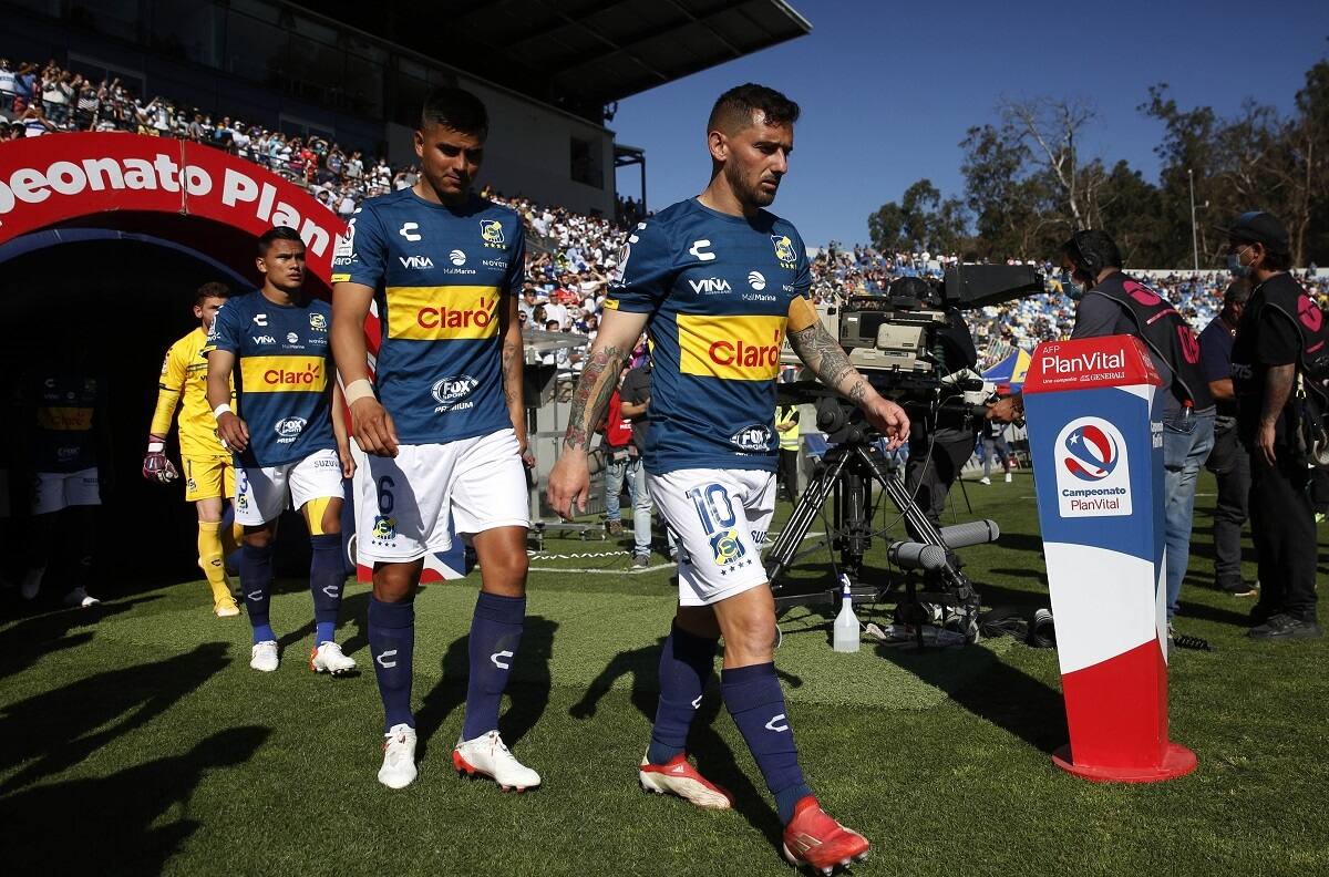 Efecto "Paqui" Meneghini: Everton sufrió su primera baja y tendrá que salir a buscar un defensor