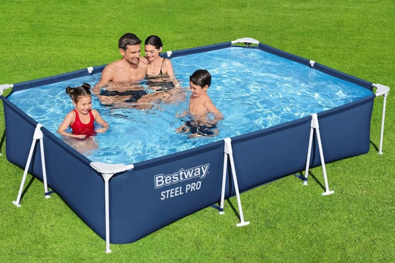 Con sencillos ingredientes puedes mantener limpia el agua de tu piscina. Foto: Getaway.