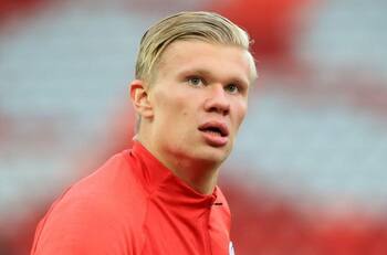 El fuerte enojo de Haland tras la eliminación del Salzburgo de la Champions