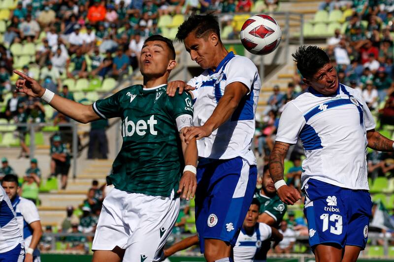 Santiago Wanderers no pudo romper la resistencia de Deportes Santa Cruz.