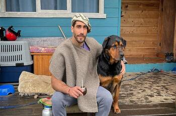 "Le hicimos una tortita": Pedro Astorga celebró el cumpleaños número cuatro de su tierno perrito, Newen