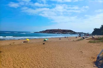 Esta playa ubicada en la Región de Valparaíso es perfecta para escapar de Santiago antes de marzo