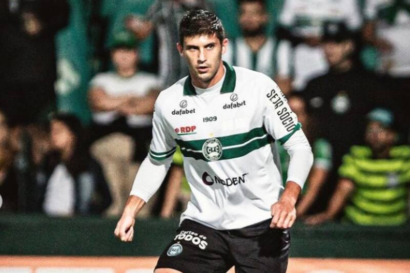 Benjamín Kuscevic lucha por salir de la zona de descenso del Brasileirao. Crédito: @benjakuscevic13.