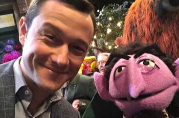 Joseph Gordon-Levitt invita a participar a los chilenos en un nuevo proyecto