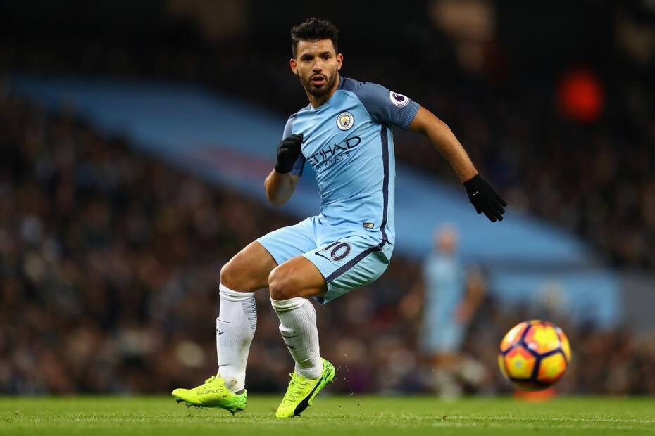 Sergio Agüero con la camiseta del Manchester City.