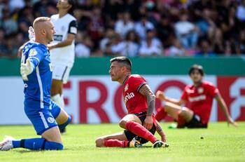Papelón del Bayer Leverkusen de Charles Aránguiz: eliminado de la Copa de Alemania ante equipo de tercera