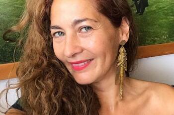 "El cartón no me valida. Es haberlo hecho": Alejandra Herrera celebra su titulación como actriz de la Universidad de Chile a sus 49 años