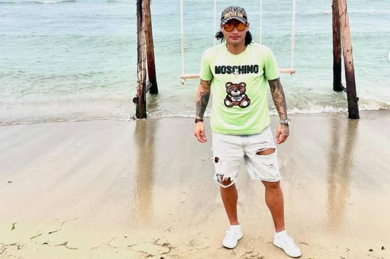 “Aquí no todo es fiesta y alcohol; en Indonesia mis compañeros fumaban con el DT después de entrenar”.