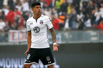 Millonaria oferta de Medio Oriente podría generar partida de Esteban Pavez desde Colo-Colo