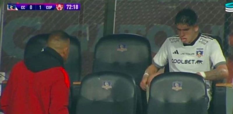 recriminó a Carlos Palacios en medio del partido.