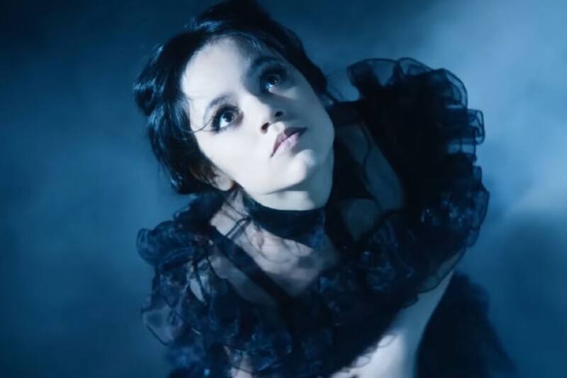 Conoce el trabajo realizado por Jenna Ortega para protagonizar Merlina.