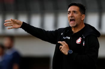 “Respeto al entrenador chileno porque le traen técnicos de otros países y tiene que remarla”