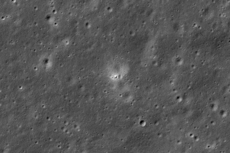 Así se ven las primeras imágenes de la misión china Chang'e 6 en el lado oscuro de la Luna.