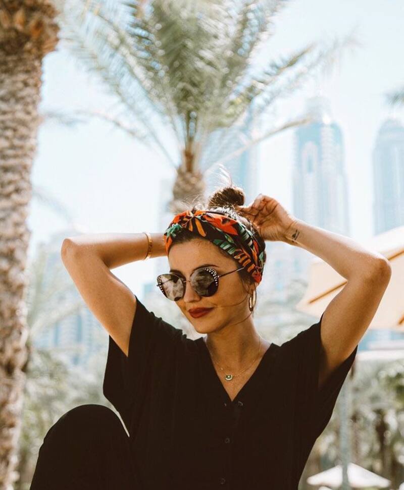 Es un peinado práctico y muy favorecedor para un día productivo en primavera 2023.