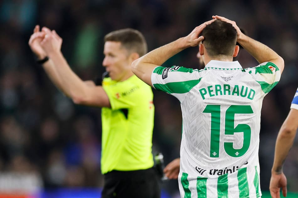 Pellegrini acepta que es su momento más difícil en el Betis: hinchas lo apoyan y atacan a la directiva – En Cancha