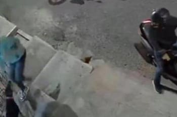 VIDEO | Con solo un ladrido este perro evitó que delincuentes le robaran la moto a su dueña