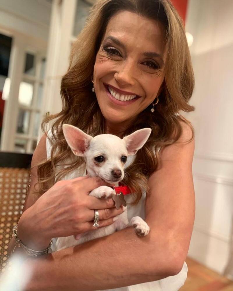 Carolina Arregui y el nuevo integrante de "Juego de Ilusiones". Créditos: Instagram.