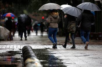 Sistema frontal: autoridades llaman a “tomar resguardos” por intensas lluvias