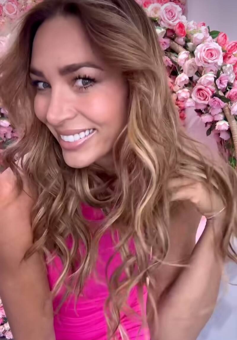 Lisandra Silva apostó por unas extensiones onduladas e iluminadas. Créditos: Instagram