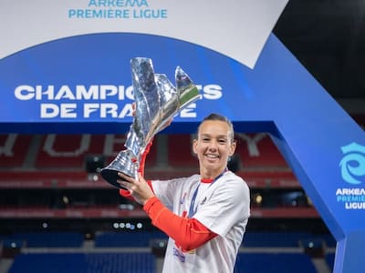 Colosal: Tiane Endler está entre las 5 mejores arqueras en la historia del fútbol mundial