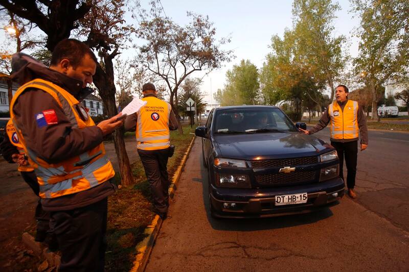 limita la circulación de automóviles según el día de la semana y su patente.